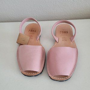 AVARCAS, Pons, Light Pink Shoe, New Condition, Size 10